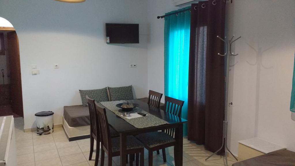 קרטראדוס Vazeos Apartments מראה חיצוני תמונה